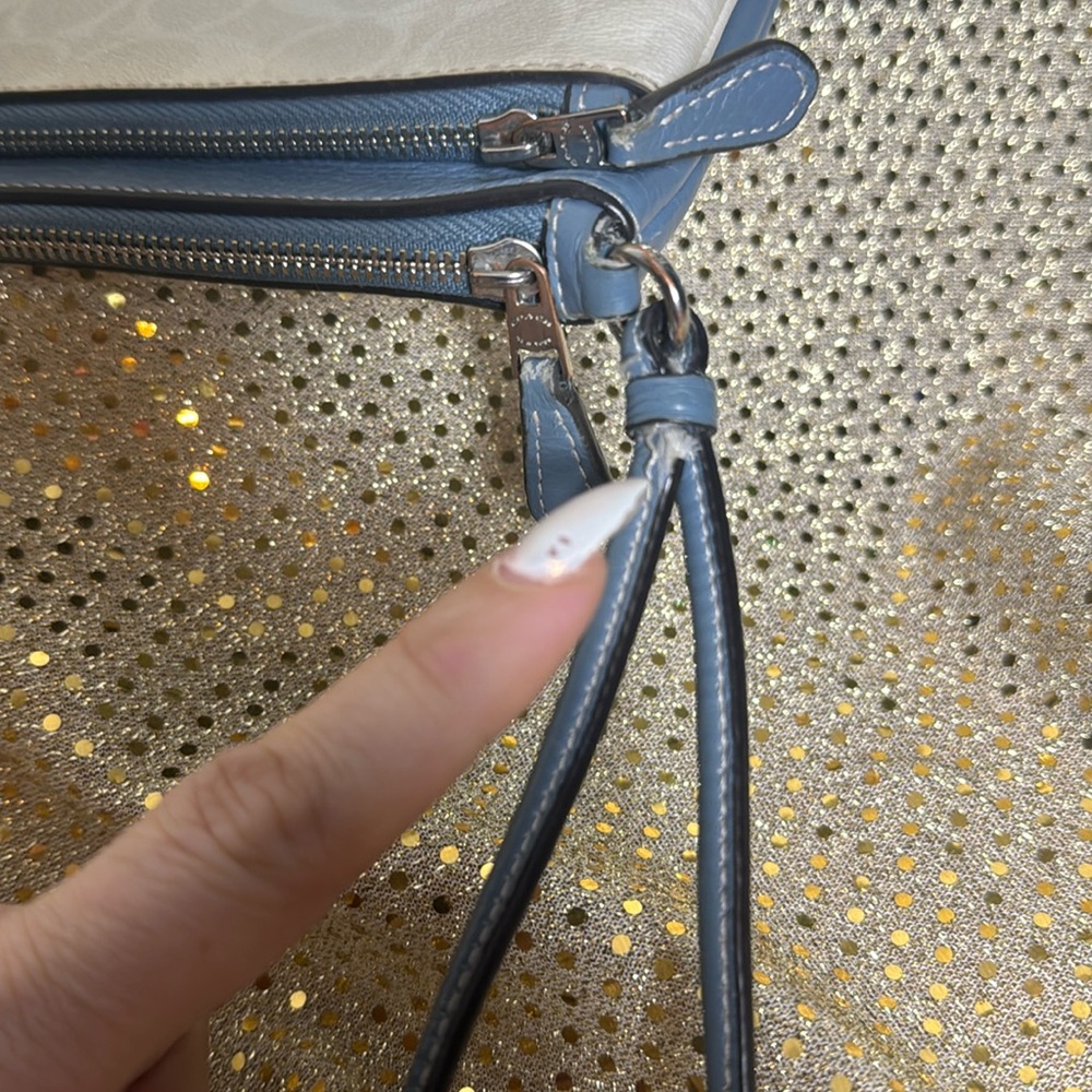 Coach Wristlit blue & creams leather purse - Picture 13 of 16